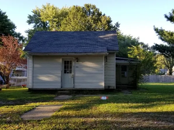204 E Lake St, Pana, IL 62557