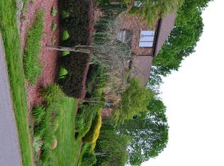 23 Idlewood Dr, Dallas, PA 18612