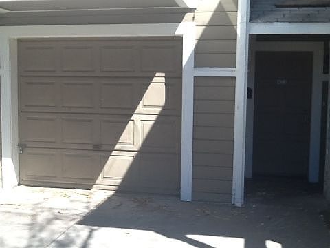 2nd image of 423 E Magnolia St