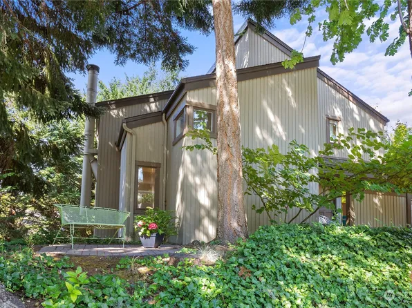 111 98th Avenue NE, Bellevue, WA 98004