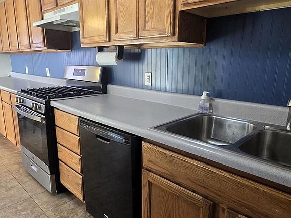 3rd image of 11000 Whitehall Manor Dr