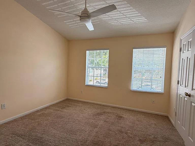 2912 Woodlands Park Ct — Photo 19