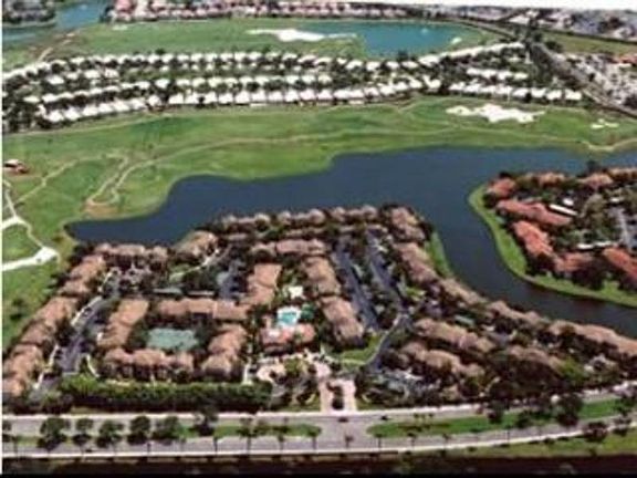 4th image of 16303 Glenmoor Dr