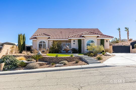 1st image of 2400 Buena Vista St
