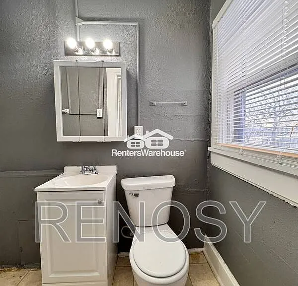 732 19th St #4 — Photo 8