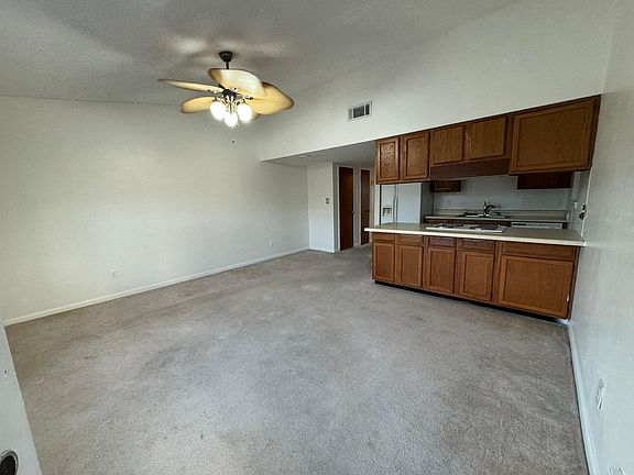 4th image of 3216 Redwood Ln