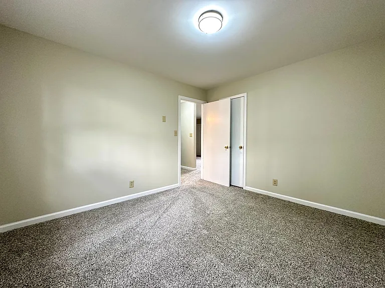 1906 Batts Ln — Photo 20