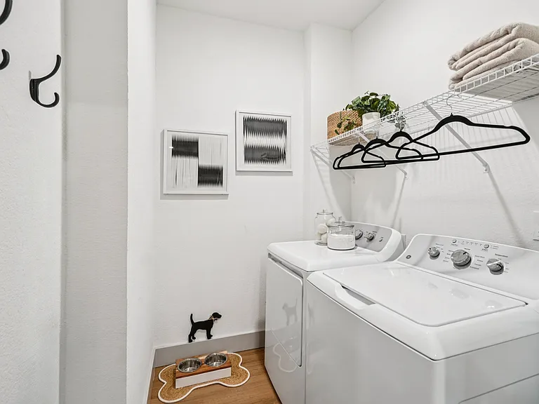 Arden Pines Luxury Apartments — Photo 33