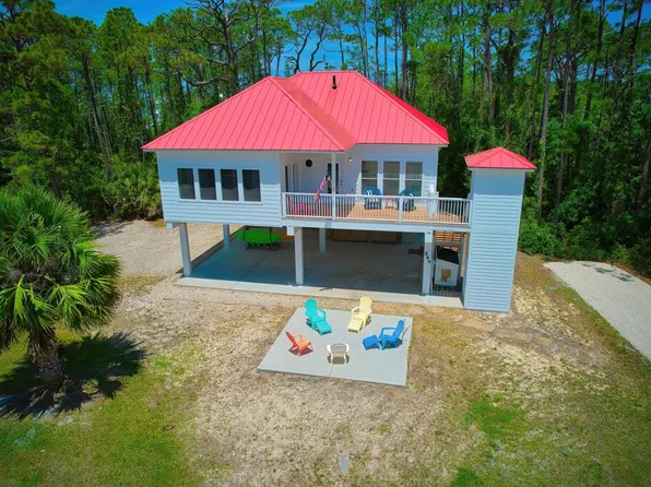 889 W Pine Ave, Eastpoint, FL 32328