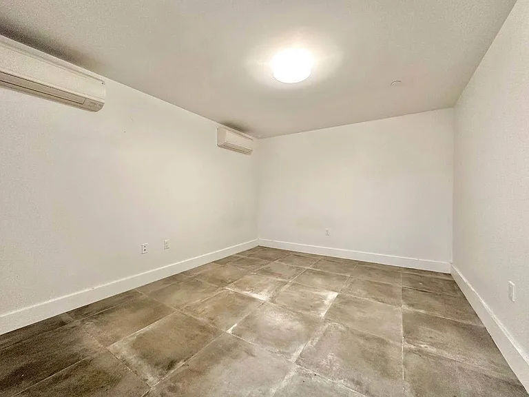 366 Leonard St #1A — Photo 10