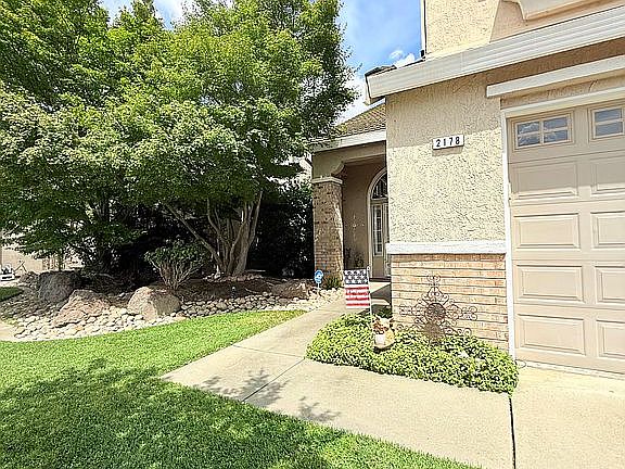3rd image of 2178 Meadowbrook Dr