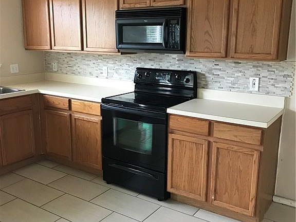 4th image of 2141 Parkside Dr