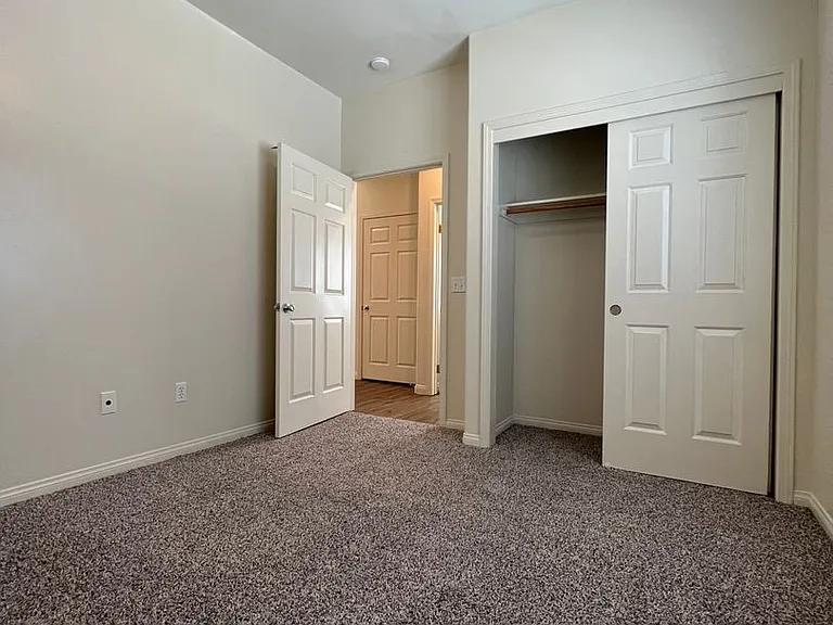 717 Meadow Grove Ct #D — Photo 7