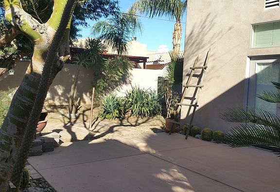 4th image of 78720 Bottlebrush Dr