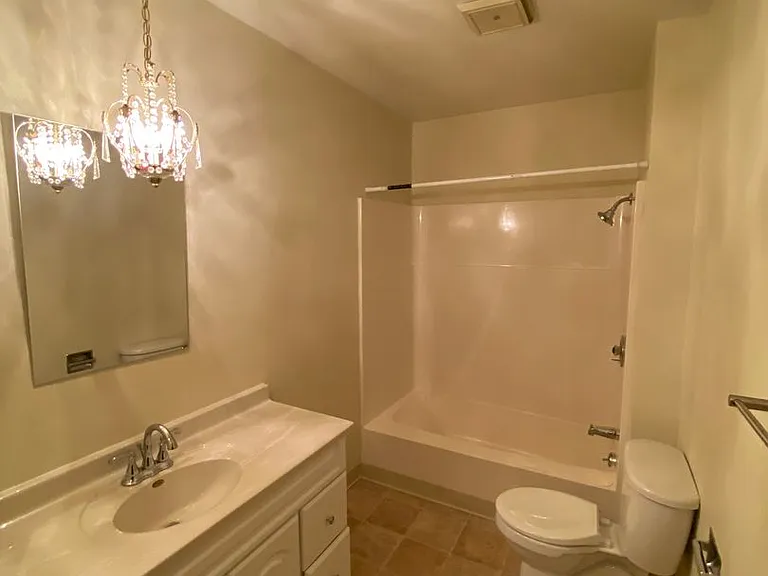 2901 & 2905 Poplar St #&-410 — Photo 10