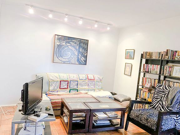 3rd image of 477 Franklin D Roosevelt Dr APT M1102