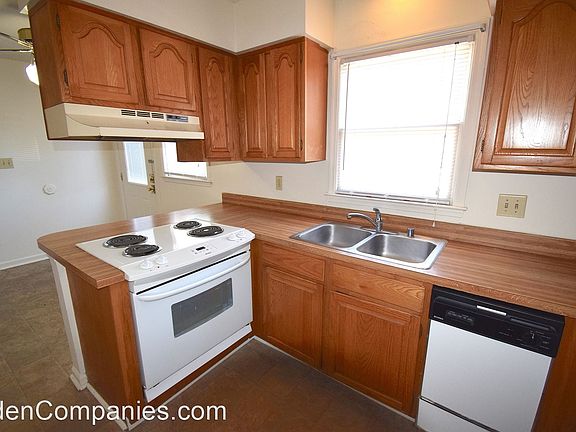 2nd image of 429 Euclid Ave
