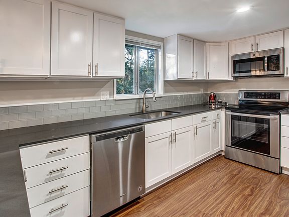 5th image of 649 130th Ave NE