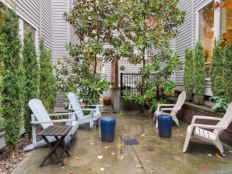 1805 SE Madison St #102 — Photo 19