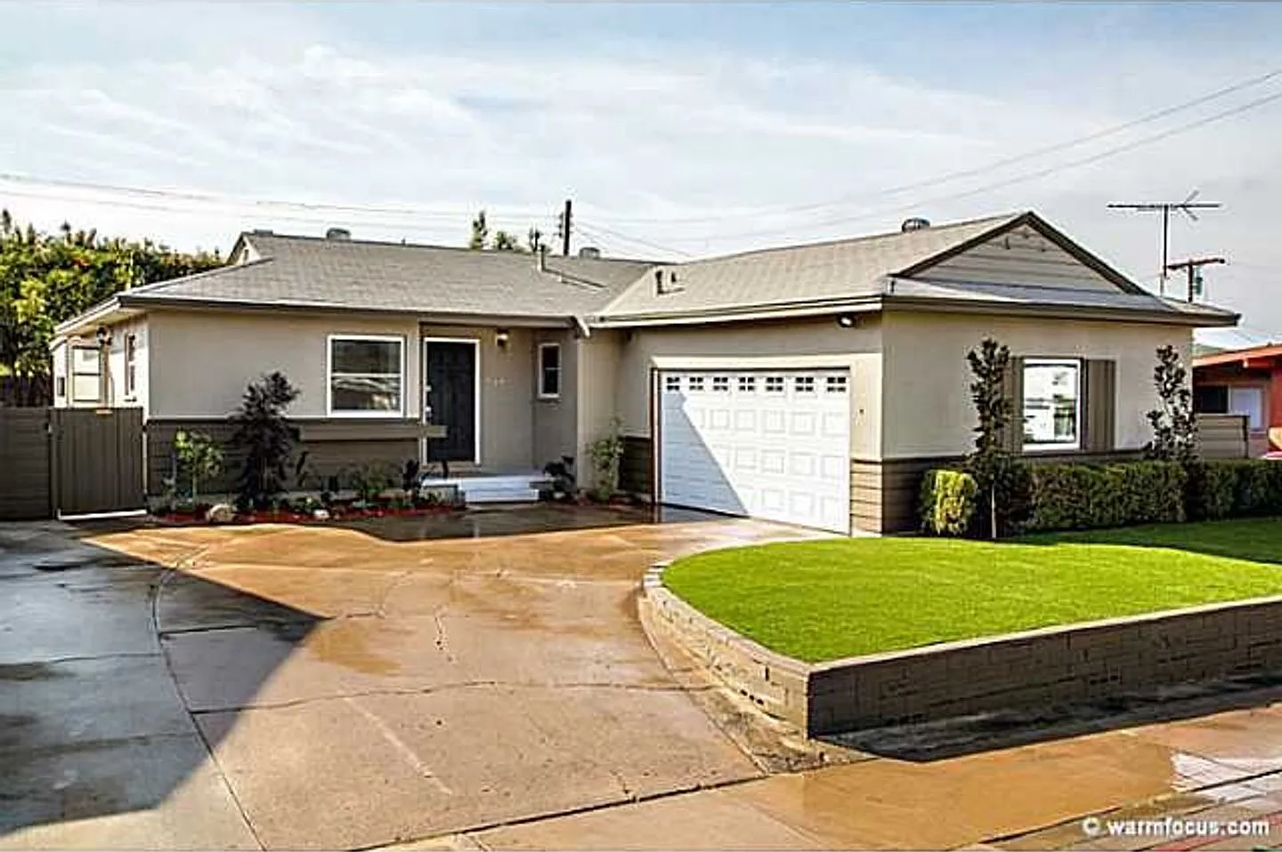 Beautiful 3-Bedroom Home with Bonus Room in Allied Gardens — Photo 1