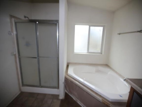 5th image of 905 Babs Ave