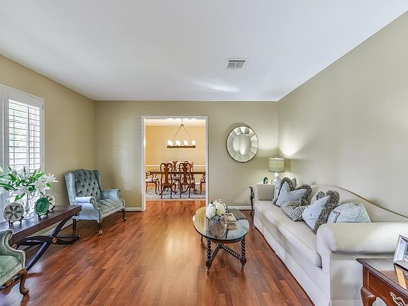 2nd image of 10702 Lynbrook Dr