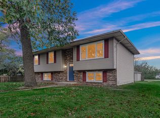 775 Riverlane Dr, Hobart, IN 46342