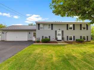 9336 Cosmo Ct, Sauquoit, NY 13456