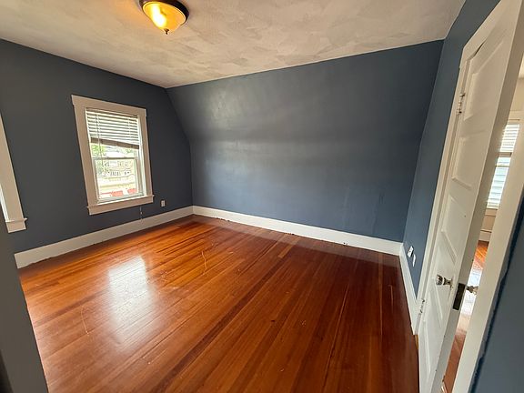 4th image of 282 Belmont St #3