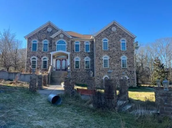 10205 Tickle Ln, Lusby, MD 20657