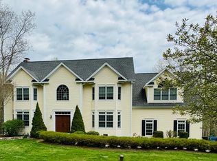 40 Lenore Dr, Madison, CT 06443