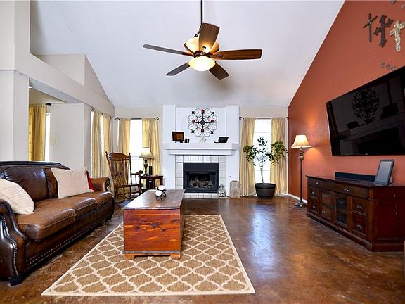 2nd image of 8109 Regatta Dr