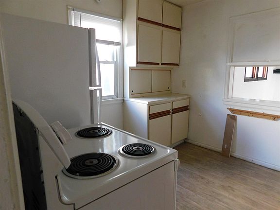 5th image of 1302 Chalfant St