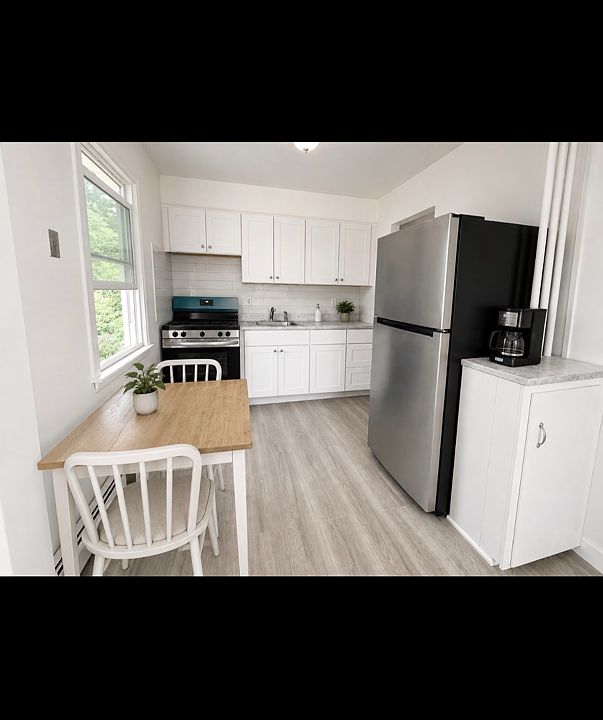 1st image of 28 Warner Ln Floor 2