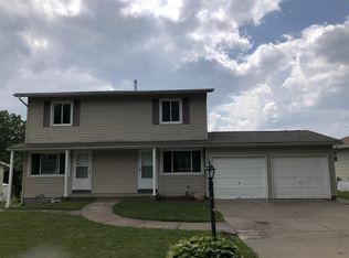 17 Parkview Dr, Eldridge, IA 52748
