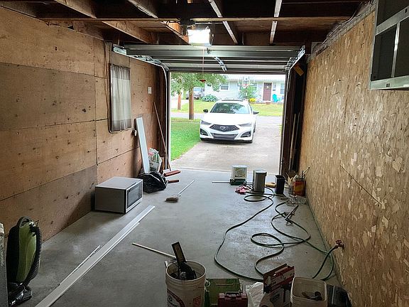 4th image of 214 Florence Ave