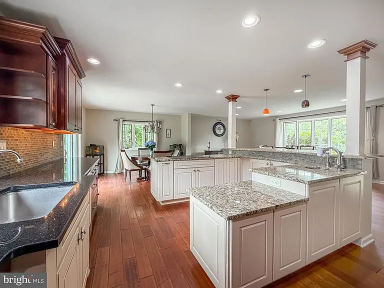 1168 Temple Dr — Photo 12