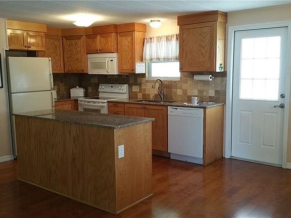 4th image of 24661 Windward Blvd