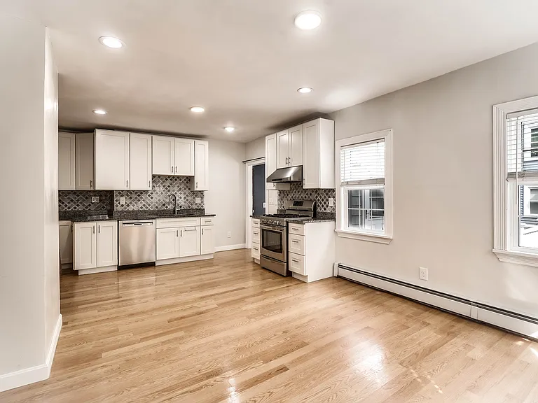 16 Forrester St — Photo 12