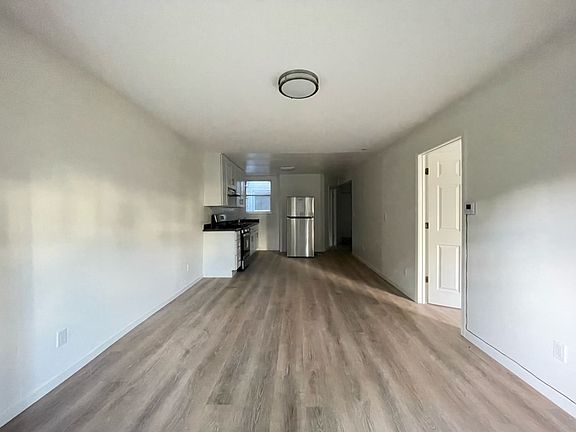 5th image of 115 Henry St #115