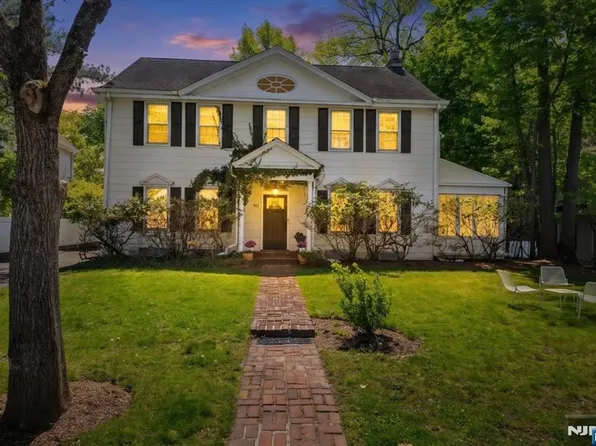 80 Glenwood Rd, Englewood, NJ 07631