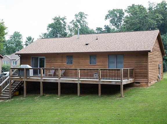 2nd image of 943 Carriage Dr