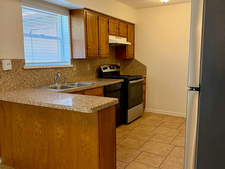 404B Fawn Trl #B — Photo 1