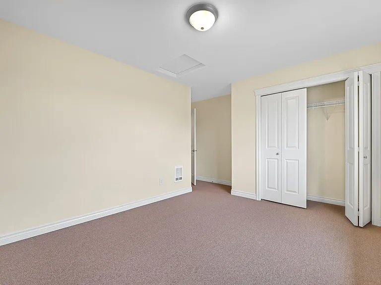 5760 Legoe Ave — Photo 46