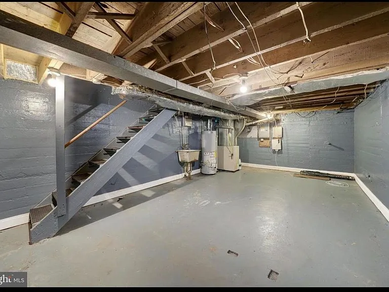 1133 Clover Ln — Photo 12