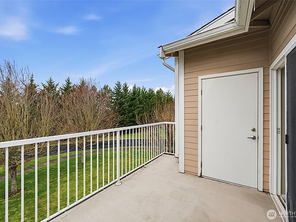 4th image of 4637 Celia Way #201
