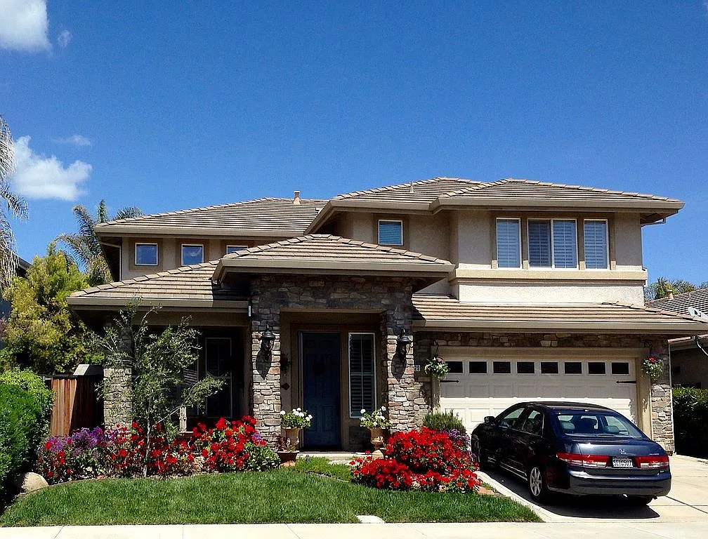 2629 Crescent Way photo 1