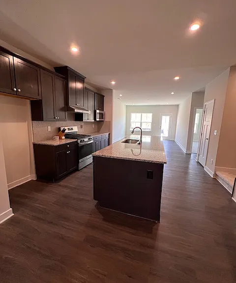 760 Hazel Way — Photo 4