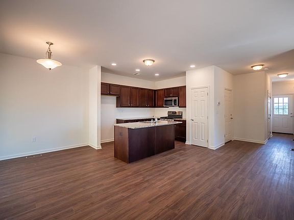 Towns at Woods Edge - Kitchen Dining Nook