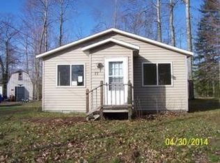 77 Lakeview Dr, Hale, MI 48739